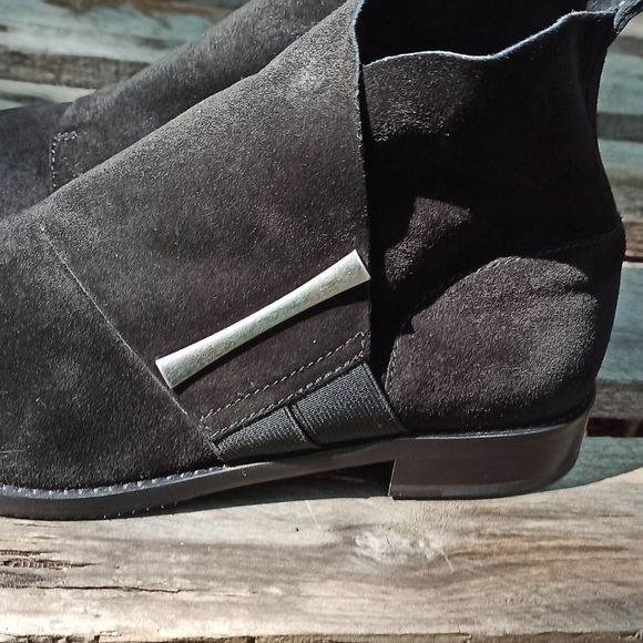 Johnston & Murphy Lola Suede Almond Toes ankle boots (EUC) - Picture 10 of 15